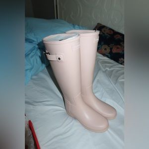 Pastel pink hunter rain boots